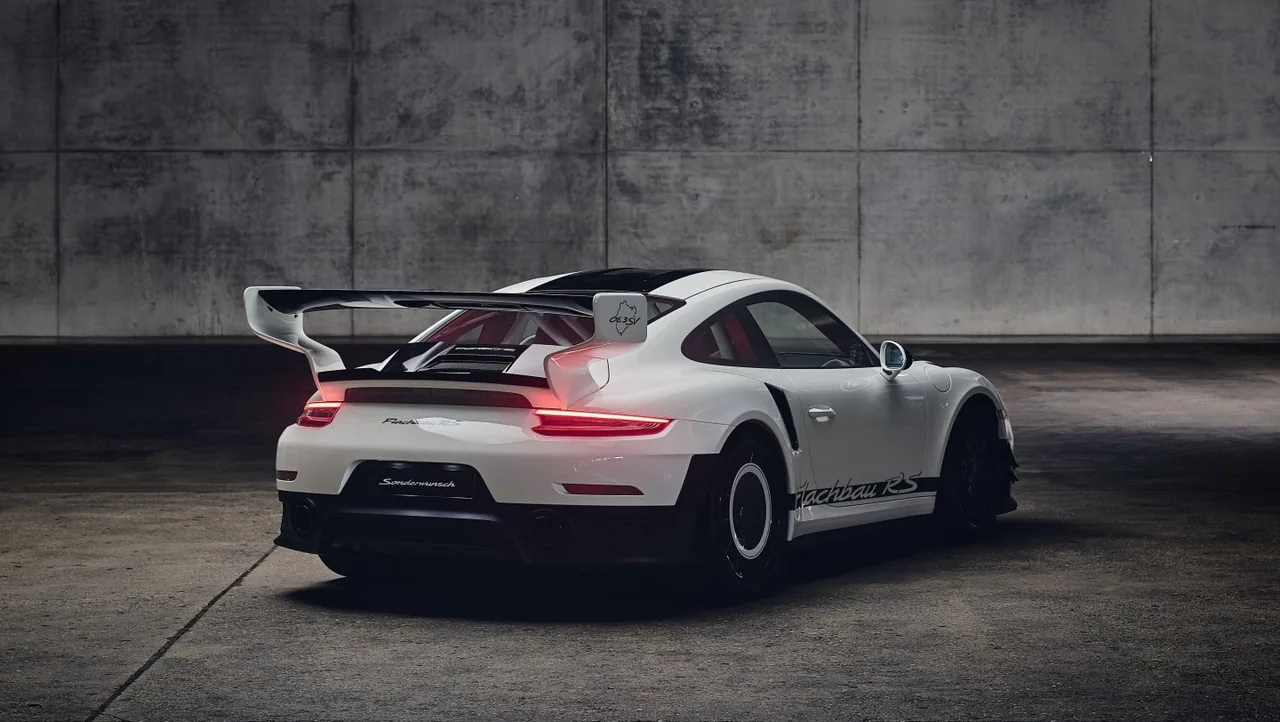 포르쉐 911 GT2 RS 기반 원오프 "플랙바우 RS" / 포르쉐