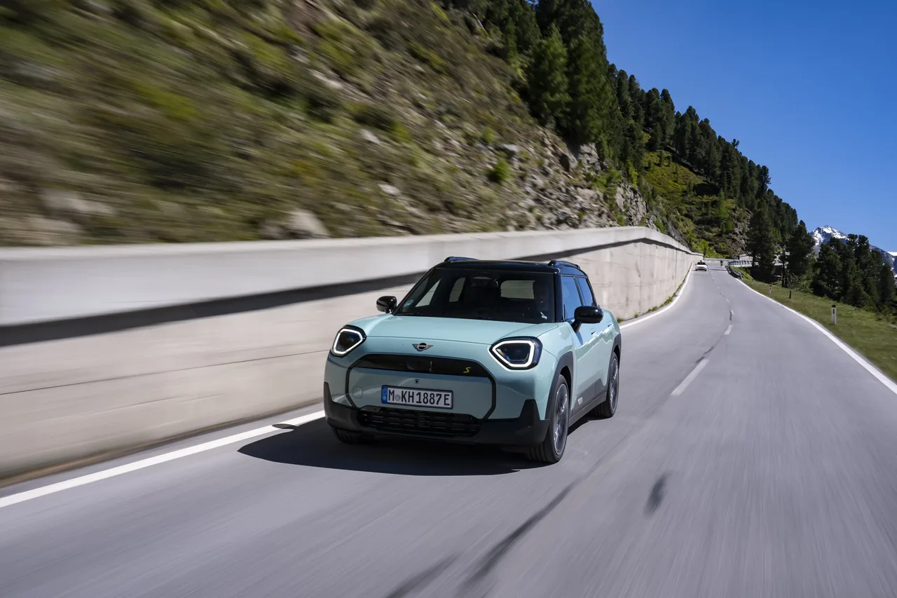 MINI Aceman / BMW